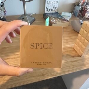 Anastasia Beverly Hills Spice Compact